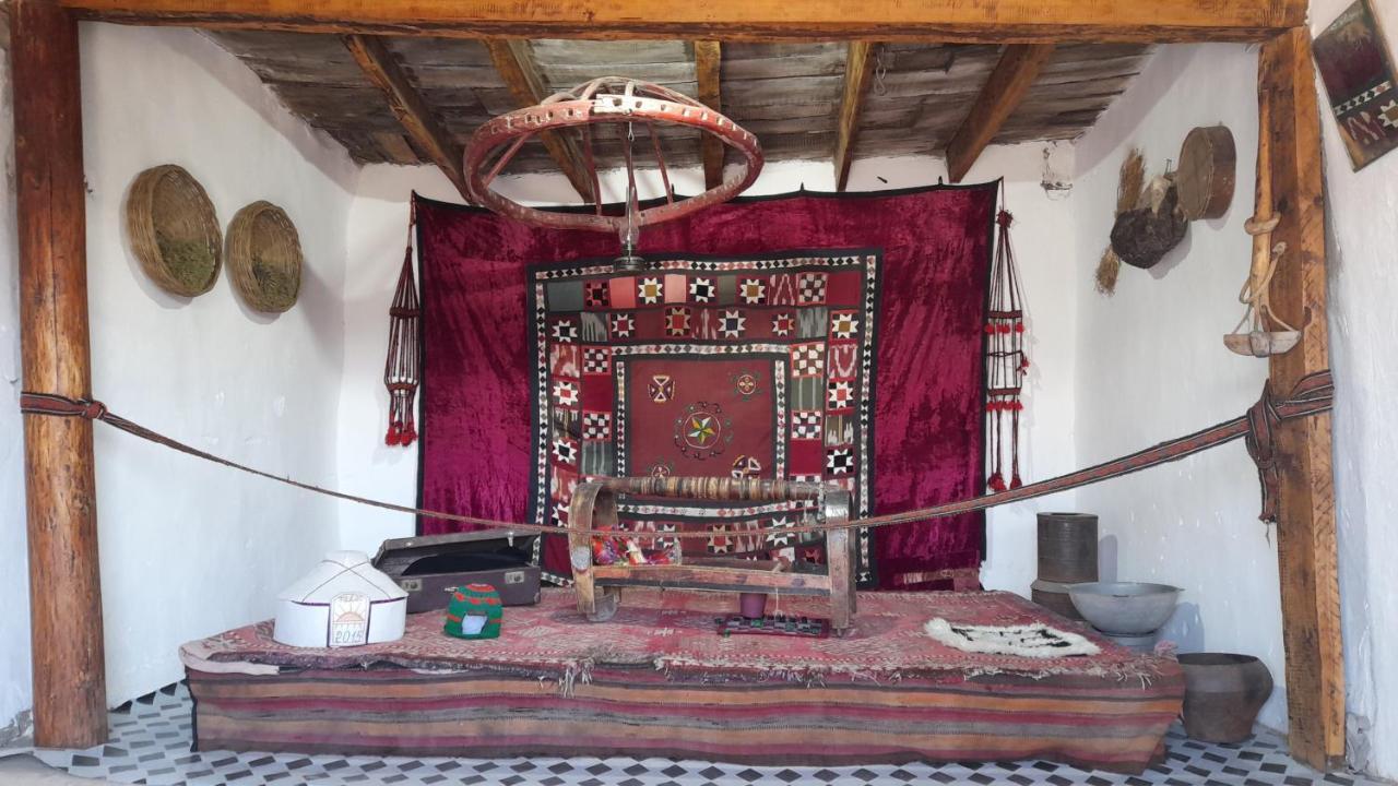 Tilek Guest House Sary-Mogul Esterno foto